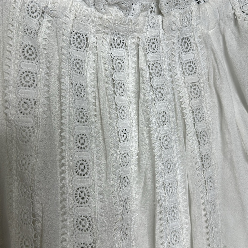 POL white BoHo lace floral off shoulder ruffle top. Size S - Picture 4 of 9